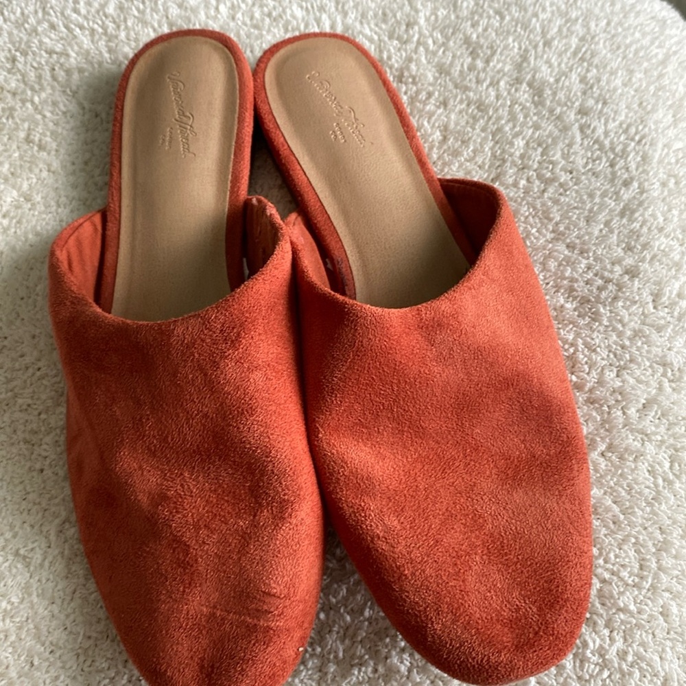 Universal Thread Women's Orange Sandals